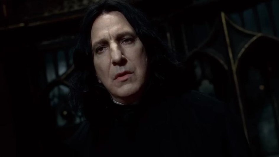 Алан Рикман в фильме «Гарри Поттер и Дары смерти» Алан Рикман в фильме «Гарри Поттер и Дары смерти»