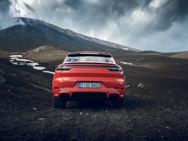 slide image for gallery: 25969 | Porsche Cayenne Coupe