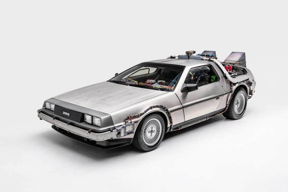 DeLorean из фильма Назад в будущее