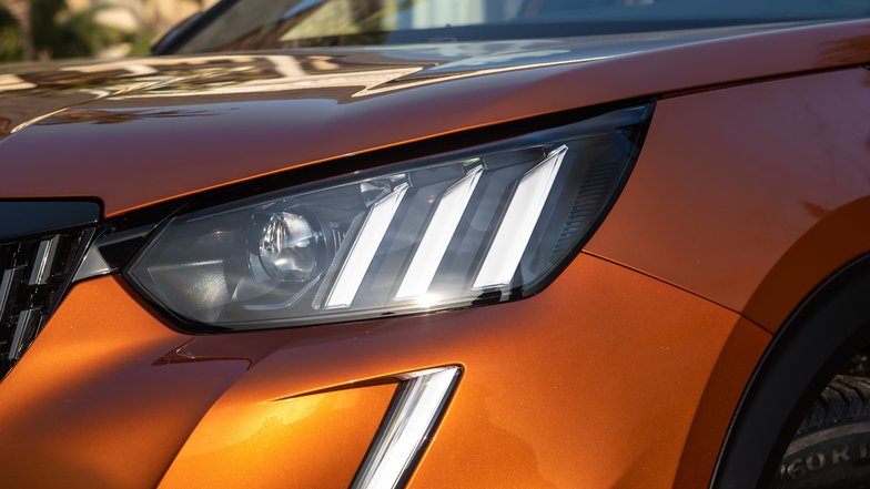 slide image for gallery: 27465 | Peugeot 2008