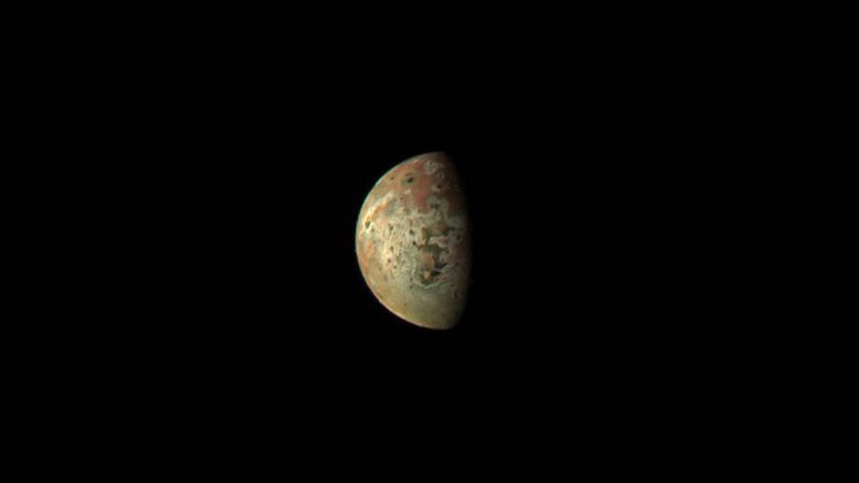 Снимок Ио, сделанный «Юноной» в момент ее максимального приближения к спутнику Юпитера. Фото: NASA