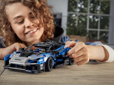 slide image for gallery: 26993 | McLaren Senna Lego
