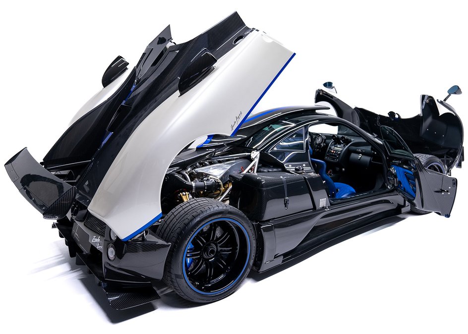 Суперкар Pagani Zonda 760 LM Roadster приводится в движение атмосферным двигателем 7,3 л мощностью 750 л.с.