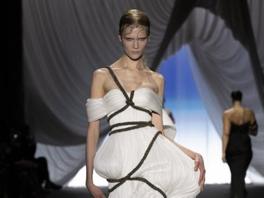 Показ Jean Paul Gaultier весна-лето 2025 Показ Jean Paul Gaultier весна-лето 2025