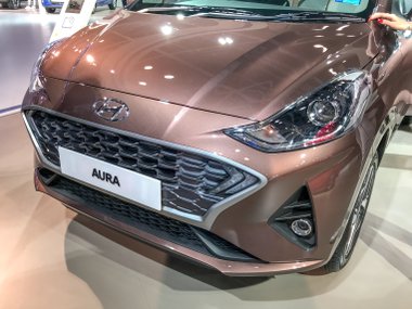 slide image for gallery: 25624 | Hyundai Aura