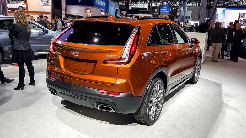 slide image for gallery: 23583 | Cadillac XT4