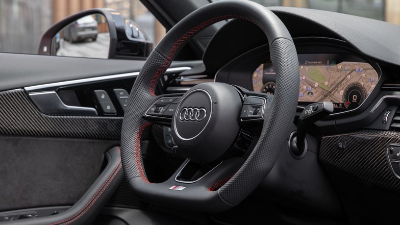 slide image for gallery: 27151 | Audi A4 салон