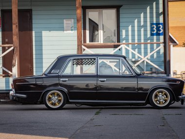 ВАЗ-2103