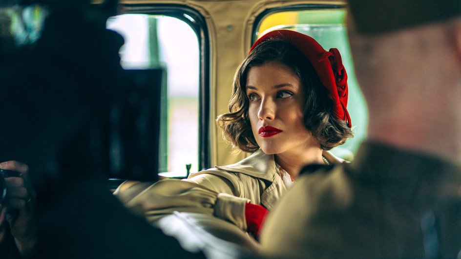 Анна Чиповская в сериале «Атом» Анна Чиповская в сериале «Атом»