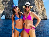 Content image for: 511574 | «Русалки»: Наталья Подольская и ее сестра-близняшка показали фигуры в бикини