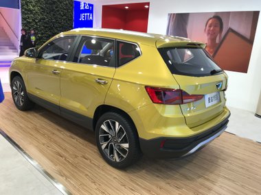 slide image for gallery: 24340 | Volkswagen Jetta VS5