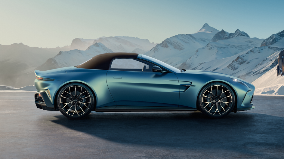 Aston Martin Vantage Roadster с закрытой крышей