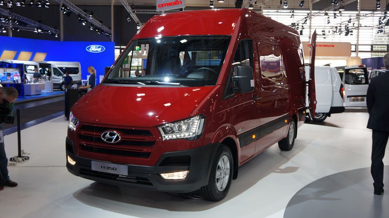 Корейцы ценами на Hyundai H350 обещают взорвать устоявшийся рынок больших фургонов. Но пока модели не хватает разнообразия версий