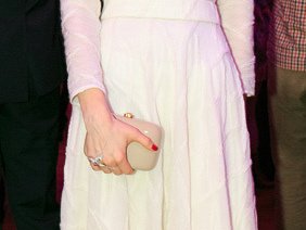 Slide image for gallery: 3452 | Комментарий «Леди Mail.Ru»: Скромное белое платье Оксаны Акиньшиной не привлекало к себе много внимания