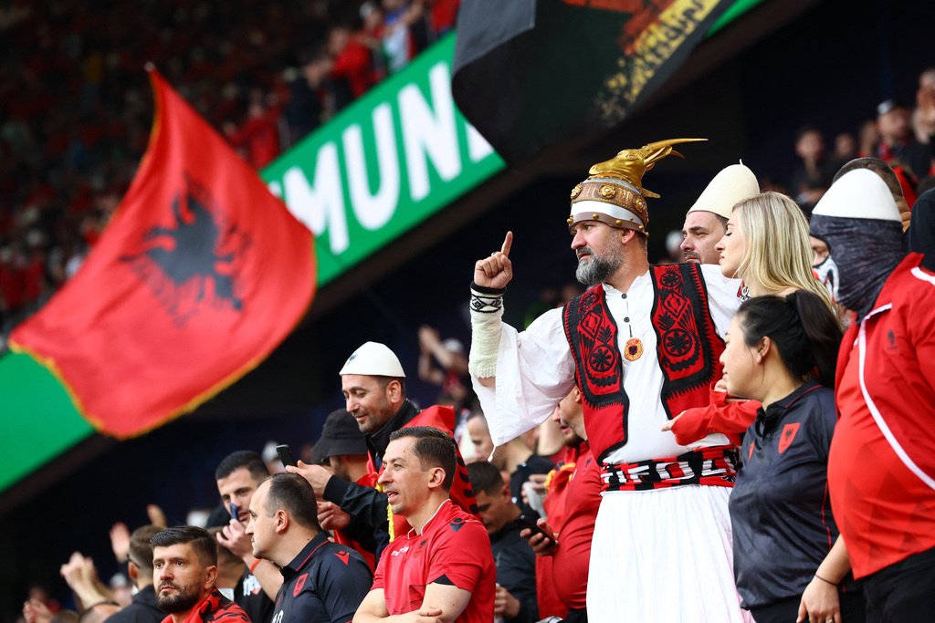 УЕФА в третий раз оштрафовал Албанию за поведение болельщиков