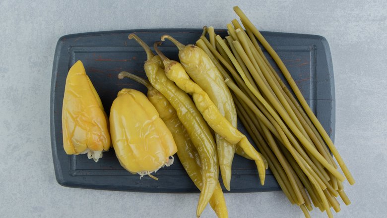 Закуски, маринованные закуски, маринованные чесночные стрелки, соления, маринованный перец, соленья Закуски, маринованные закуски, маринованные чесночные стрелки, соления, маринованный перец, соленья