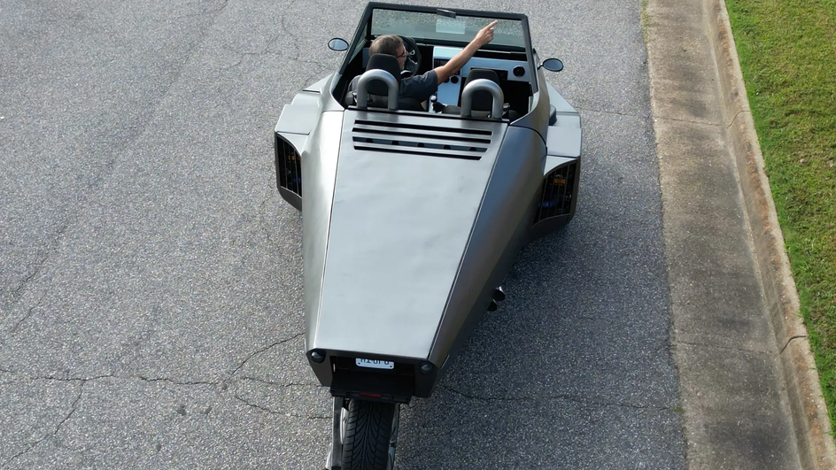 Задняя часть Dragonfly Three Wheeler