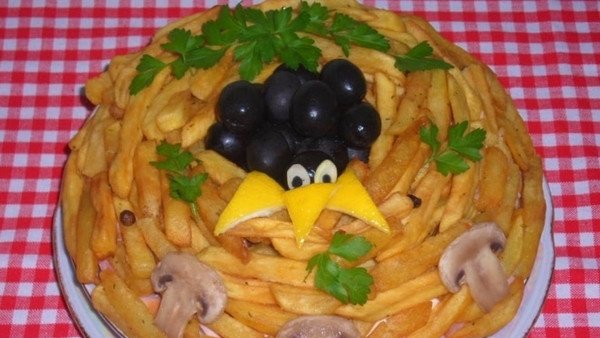 Салат Ласточкино гнездо с перепелиными яйцами рецепт с фото пошагово