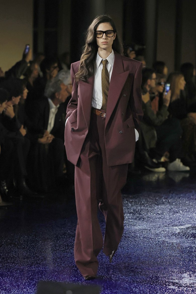 Saint Laurent весна-лето 2025 Saint Laurent весна-лето 2025