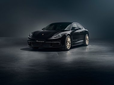 slide image for gallery: 25086 | Porsche Panamera 10 Years Edition