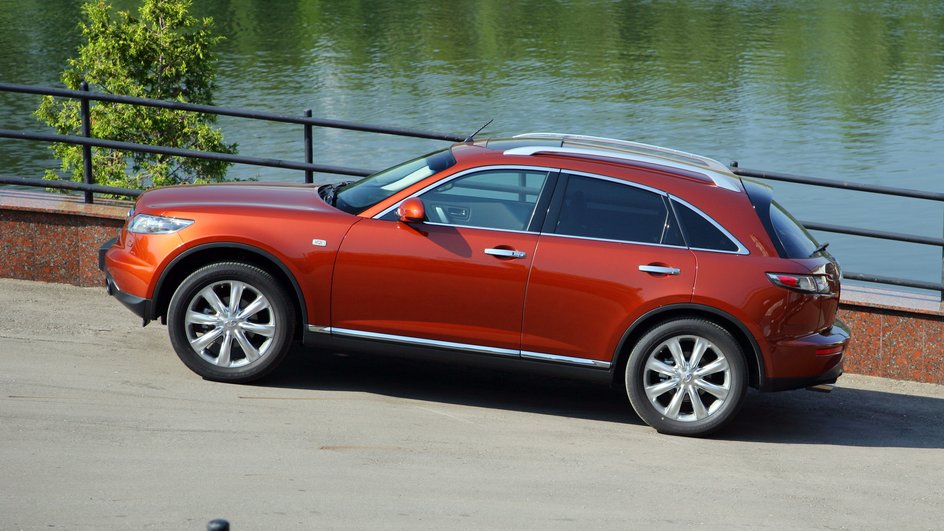 Infiniti FX 1 поколения (2006-2008 год)