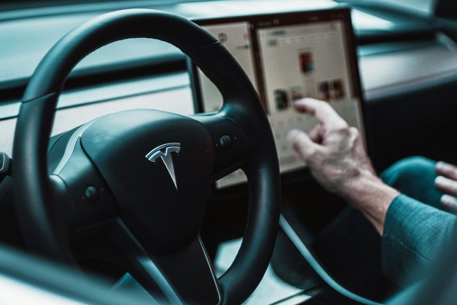 Tesla Tesla