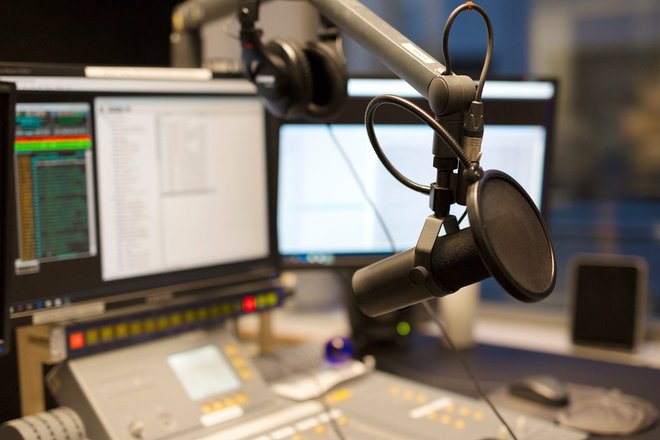 radiostation radiostation