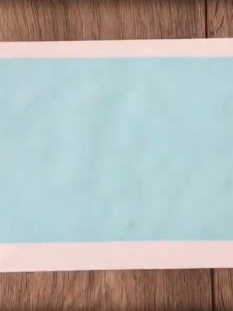 Бумажный лист с голубым треугольником - заготовка для поделки