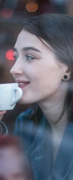 девушка кофе