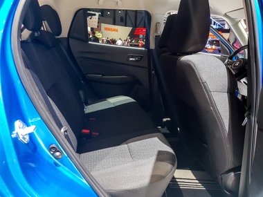 slide image for gallery: 23387 | Suzuki Swift