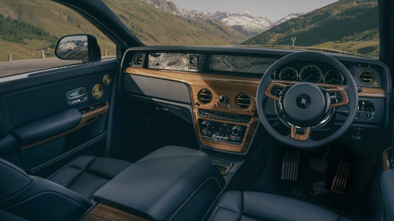 Rolls-Royce Phantom Goldfinger интерьер