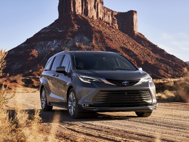 slide image for gallery: 26035 | Toyota Sienna