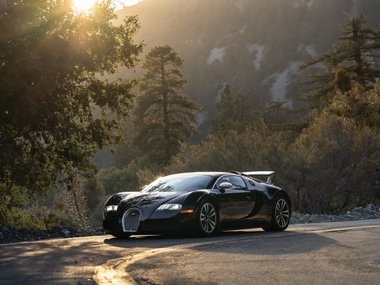 slide image for gallery: 25392 | Bugatti Veyron 2008
