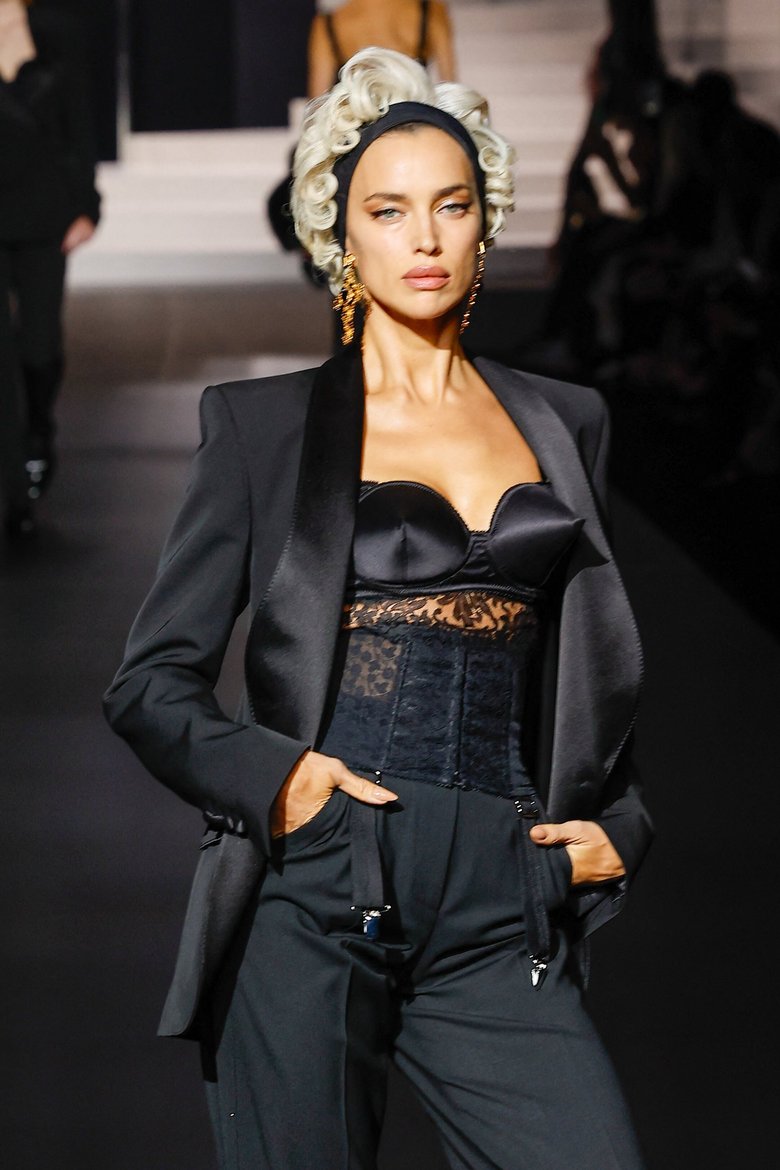 Ирина Шейк на показе Dolce & Gabbana, весна-лето 2025