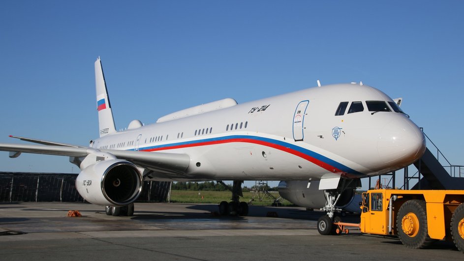 Ту-214 самолет