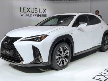 slide image for gallery: 23541 | Lexus UX