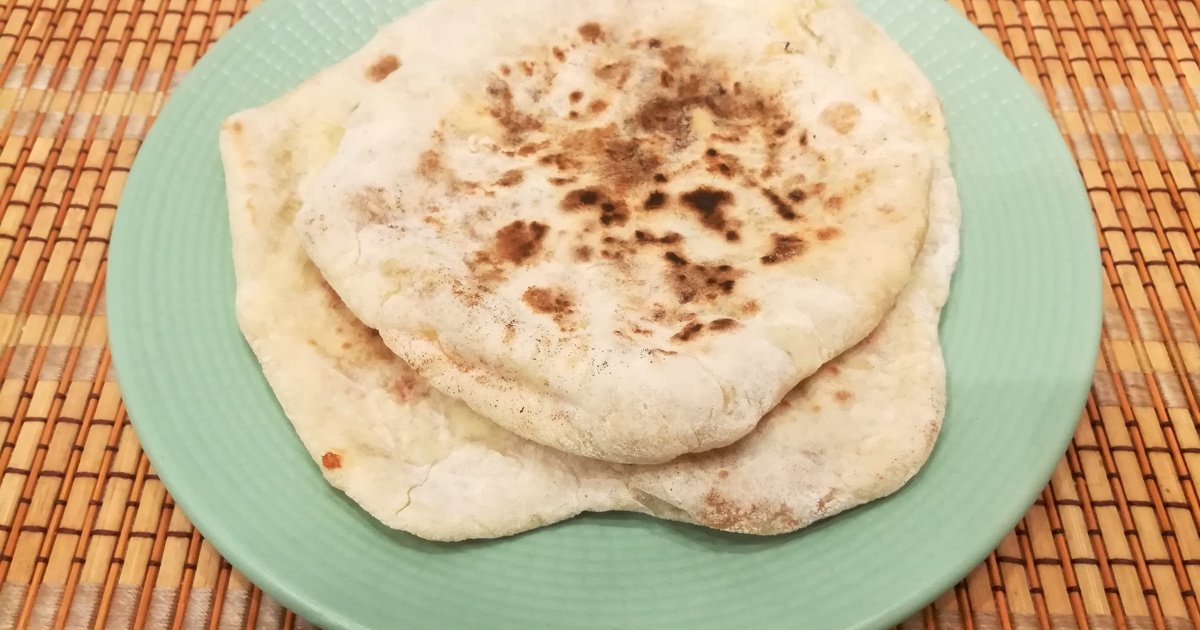 Лепёшки с брынзой на сковороде