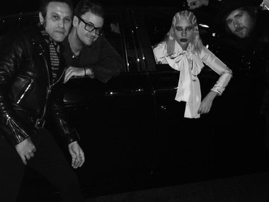 Slide image for gallery: 6126 | Леди Гага после модного показа