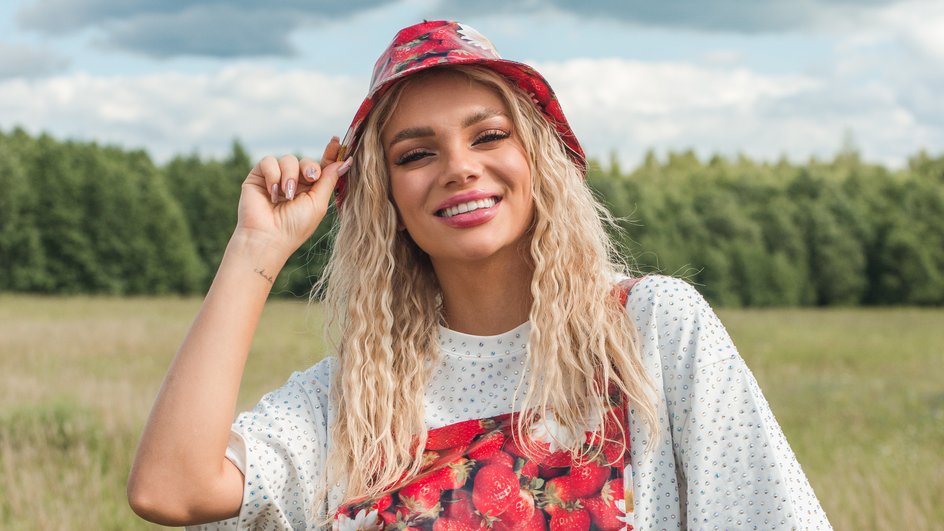Екатерина Шкуро в сериале «Блогеры взаперти» Екатерина Шкуро в сериале «Блогеры взаперти»