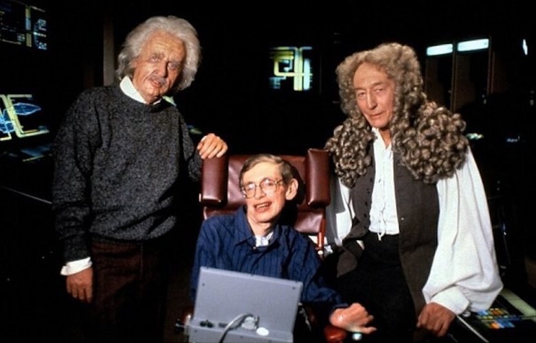 Стивен Хокинг на съемках сериала &quot;Звездный путь&quot; вместе с актерами, играющими Эйнштейна и Ньютона