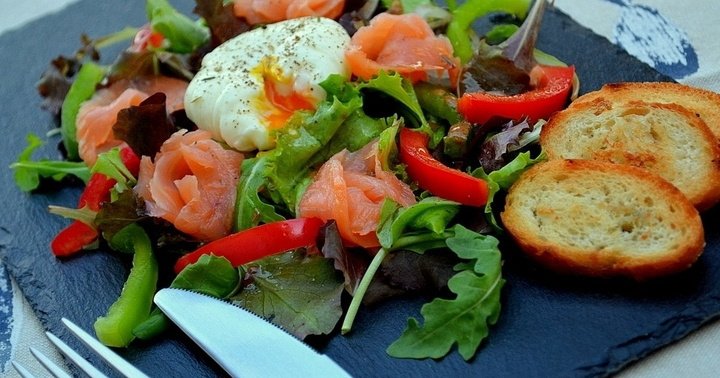 Рыбный салат без яиц – пошаговый рецепт приготовления с фото