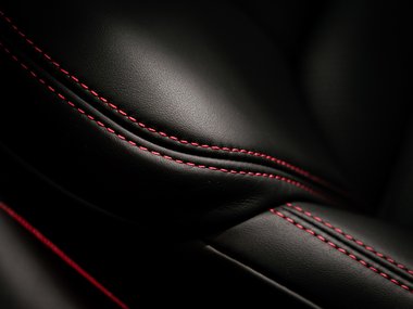 slide image for gallery: 26866 | Porsche Macan сиденья