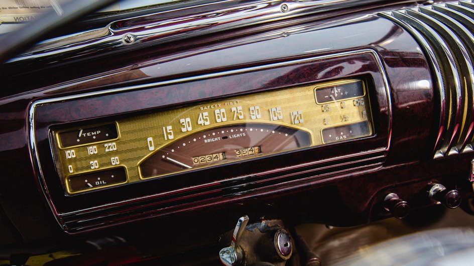 Комбинация приборов 1939 Buick Special Sport Phaeton