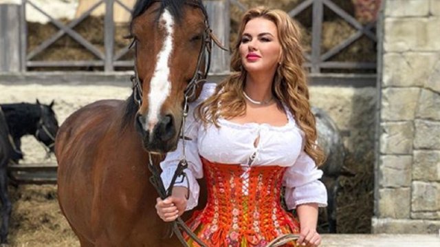 Анна Семенович на съемках фильма «Гардемарины 4» Анна Семенович на съемках фильма «Гардемарины 4»
