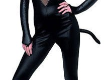 Slide image for gallery: 1228 | Женщина-кошка в черной маске и вызывающе поднятым хвостом - мужчина наверняка не удержится от соблазна погладить такую киску.