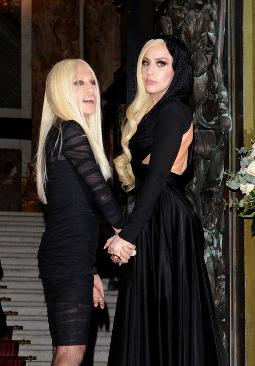 Донателла Версаче и Леди Гага на фэшн-шоу