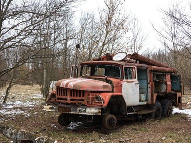 slide image for gallery: 24569 | Брошенный транспорт Чернобыля