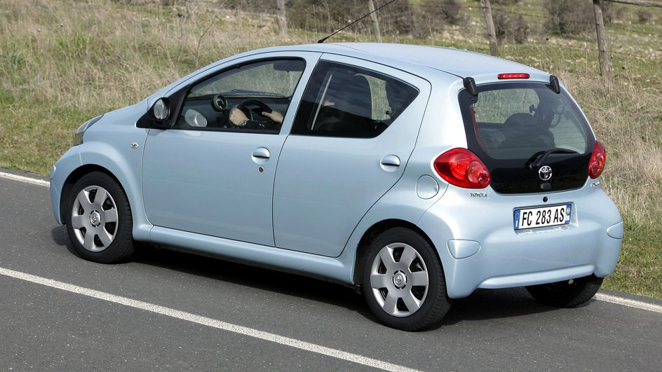 Toyota Aygo I 2005 - 2008 Хэтчбек