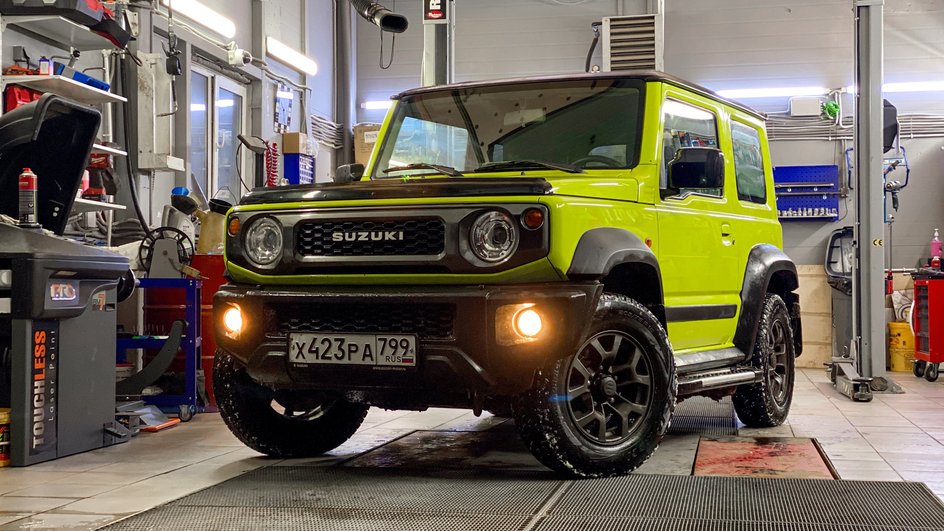 Suzuki Jimny в автосервисе