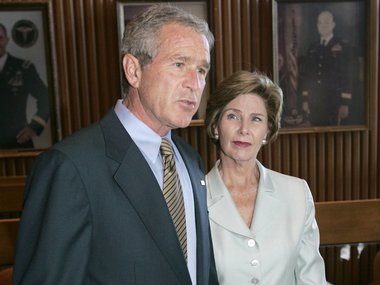 Slide image for gallery: 9140 | Джордж Буш с женой Лорой